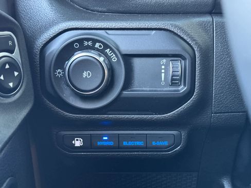 Used 2023 Jeep Wrangler Unlimited Sahara image 22