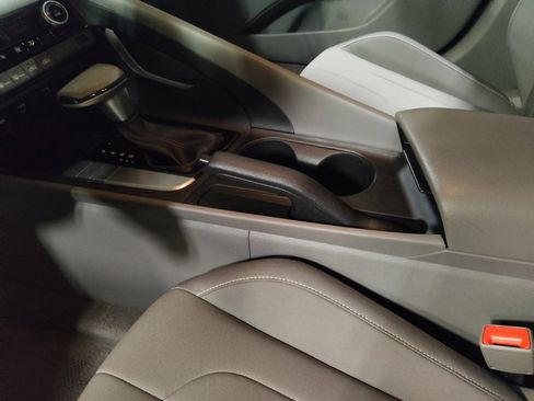 Used 2023 Hyundai Elantra SEL image 26