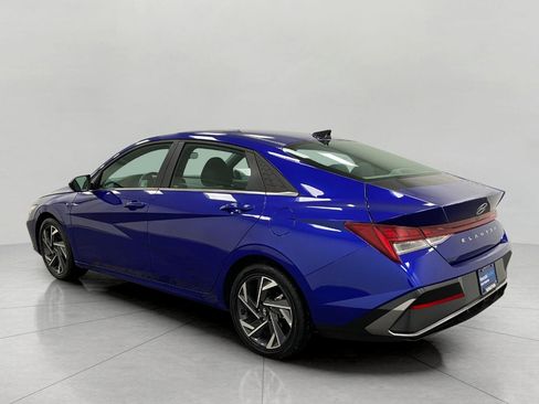 Certified 2025 Hyundai Elantra SEL image 7