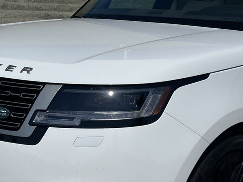 Certified 2024 Land Rover Range Rover SE AWD/4WD image 12