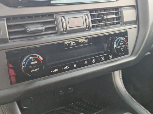 Certified 2024 Nissan Pathfinder S image 22