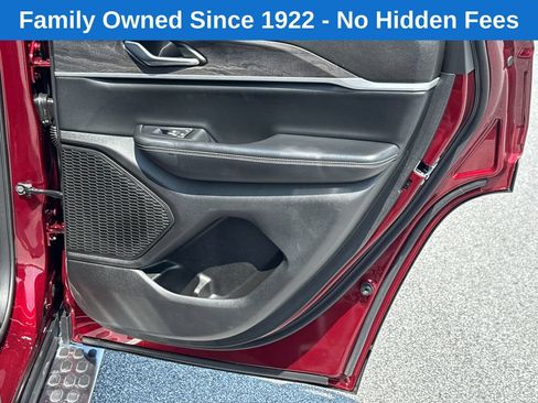 Used 2025 Jeep Grand Cherokee Limited w/ Luxury Tech Group II AWD/4WD image 16