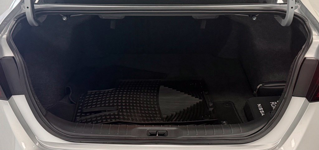Used 2024 Nissan Altima 2.5 SL FWD image 27