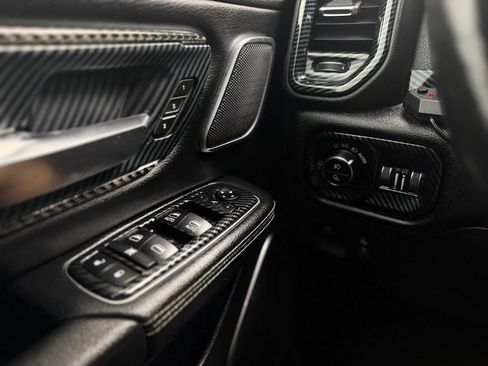 Used 2019 RAM 1500 Laramie AWD/4WD image 21