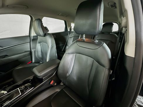 Certified 2025 Kia Sportage EX FWD image 21