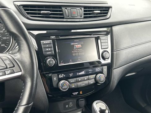 Used 2020 Nissan Rogue SV AWD/4WD image 30