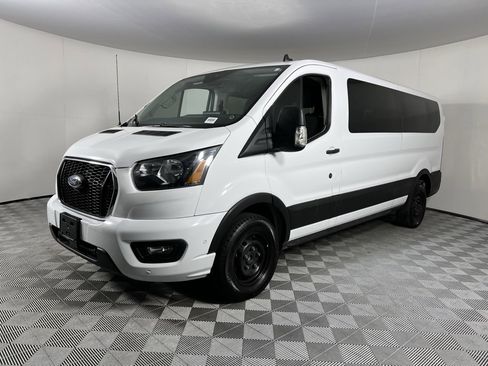 Used 2023 Ford Transit 350 XLT image 3