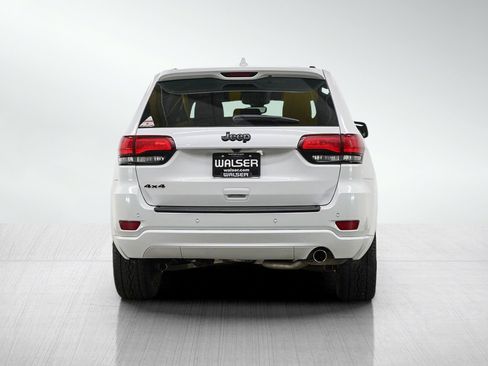Used 2020 Jeep Grand Cherokee Altitude AWD/4WD image 4
