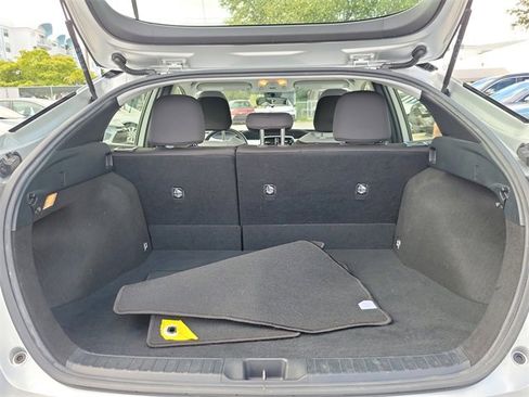 Used 2019 Toyota Prius LE image 5