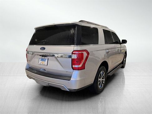 Used 2019 Ford Expedition XLT image 5