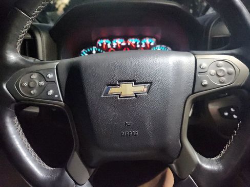 Used 2018 Chevrolet Silverado 1500 High Country image 17