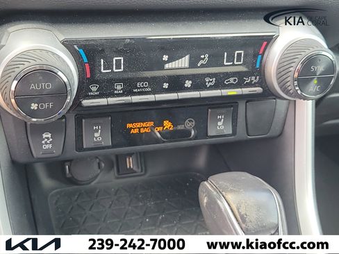 Used 2020 Toyota RAV4 XSE w/ All Weather Liner Package AWD/4WD image 28