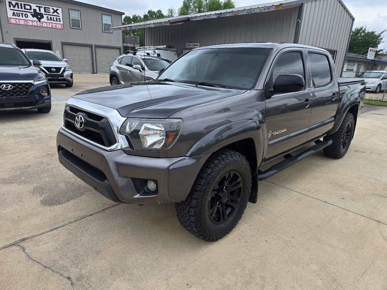 Used 2015 Toyota Tacoma 4x4 Double Cab w/ SR5 Package image 3