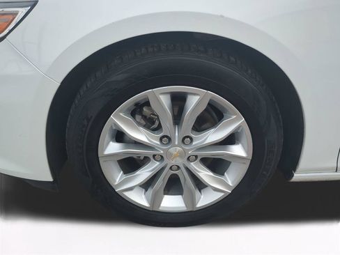 Used 2024 Chevrolet Malibu LT FWD image 11