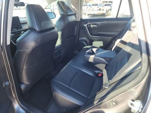 Used 2023 Toyota RAV4 XLE Premium image 14