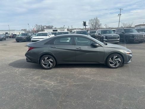Certified 2025 Hyundai Elantra Sport image 8
