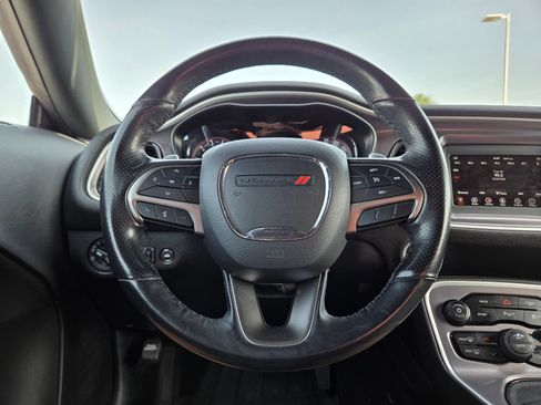 Used 2019 Dodge Challenger R/T w/ Driver Convenience Group RWD image 11