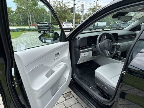Used 2025 Hyundai Kona SEL FWD image 22