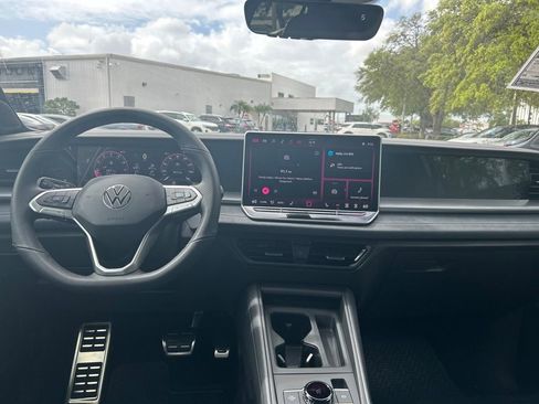 New 2026 Volkswagen Tiguan SE R-Line FWD image 52
