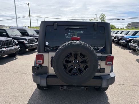 Used 2016 Jeep Wrangler Unlimited Sport AWD/4WD image 10