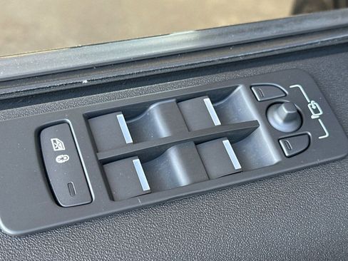 Certified 2025 Land Rover Discovery Sport Dynamic SE AWD/4WD image 13