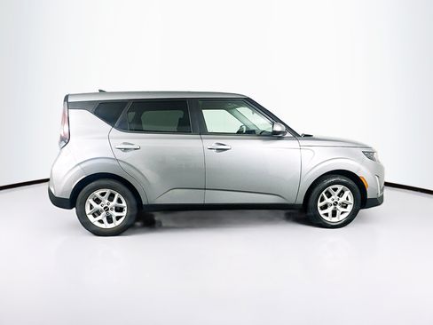 Used 2025 Kia Soul LX w/ LX Technology Package FWD image 10