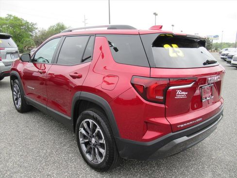 Used 2025 GMC Terrain Elevation w/ Elevation Premium Package image 5