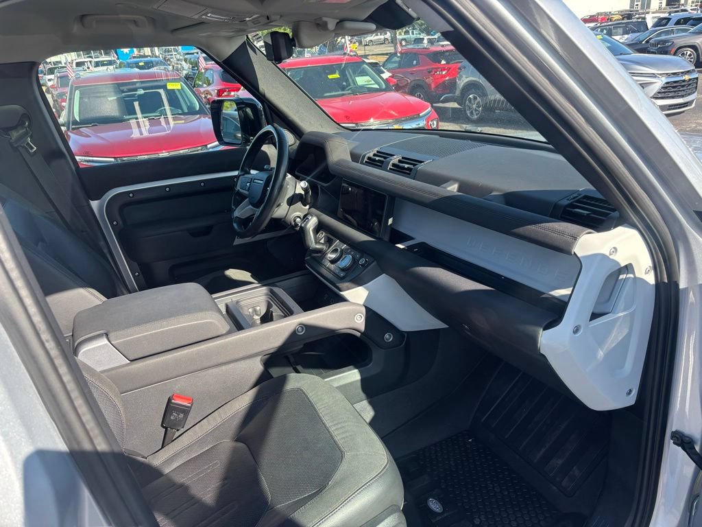 Used 2020 Land Rover Defender 110 First Edition AWD/4WD image 7