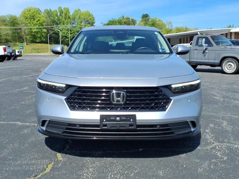 Used 2025 Honda Accord EX-L image 3