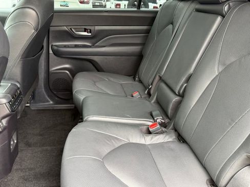 Used 2024 Toyota Grand Highlander AWD Hybrid image 30