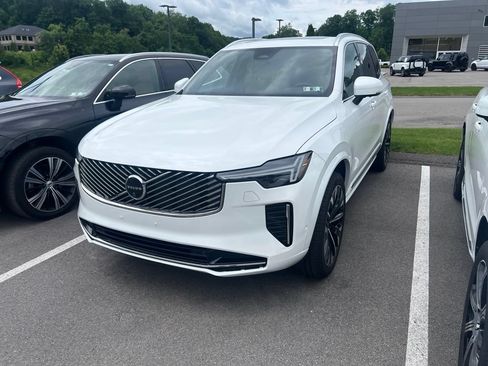 Used 2025 Volvo XC90 B6 Plus AWD/4WD image 2