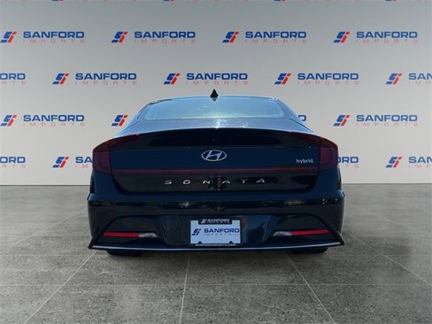 Used 2023 Hyundai Sonata SEL w/ Cargo Package image 4