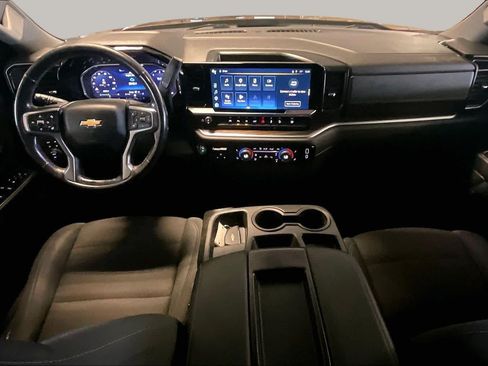 Used 2022 Chevrolet Silverado 1500 LT AWD/4WD image 15