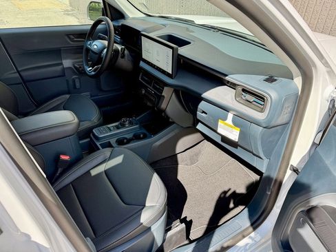 New 2025 Ford Maverick Lobo image 19