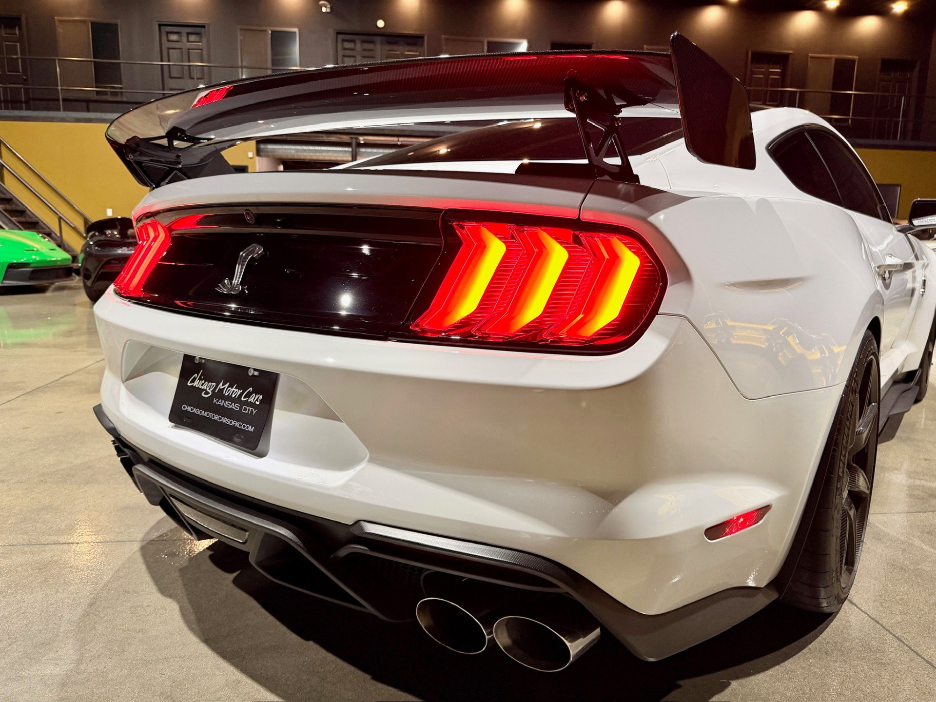 Used 2022 Ford Mustang Shelby GT500 w/ Carbon Fiber Track Pack RWD image 45