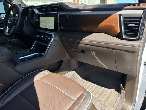 Used 2025 GMC Sierra 2500 Denali w/ Denali Reserve Package image 12