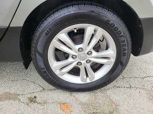 Used 2011 Hyundai Tucson GLS image 29