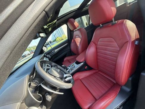 Used 2023 Alfa Romeo Stelvio Veloce AWD/4WD image 15