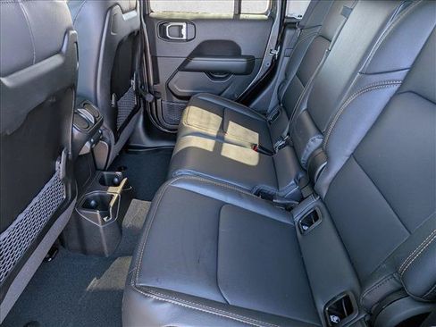New 2026 Jeep Gladiator Sport AWD/4WD image 13
