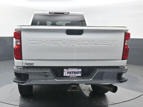 Used 2024 Chevrolet Silverado 2500 LT AWD/4WD image 12