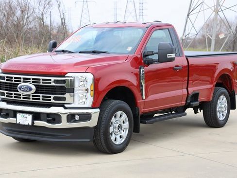 Used 2024 Ford F250 XLT image 3
