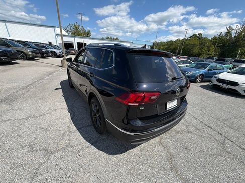 Used 2022 Volkswagen Tiguan SE AWD/4WD image 8