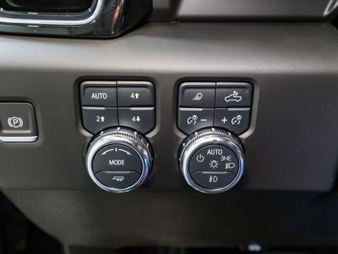 Used 2024 GMC Sierra 2500 Denali Ultimate w/ Snow Plow Prep/Camper Package image 37