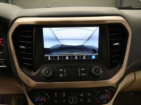 Used 2023 GMC Acadia Denali w/ Denali Technology Package AWD/4WD image 8