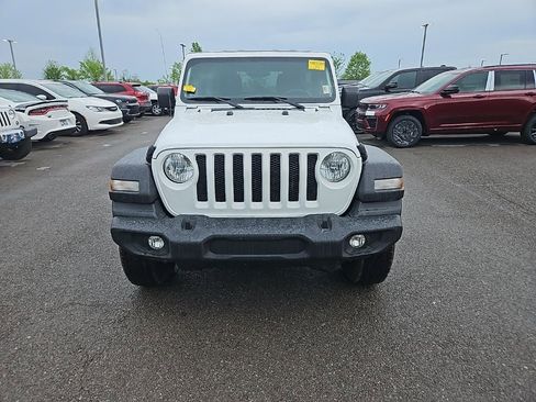 Used 2019 Jeep Wrangler Unlimited Sport S image 2