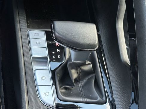 Used 2023 Hyundai Elantra Limited w/ Preferred Accessory Package image 18