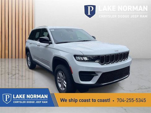 New 2025 Jeep Grand Cherokee Laredo w/ Luxury Tech Group I image 1