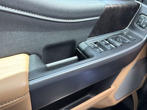 Used 2025 Ford F250 Lariat w/ Lariat Ultimate Package AWD/4WD image 9