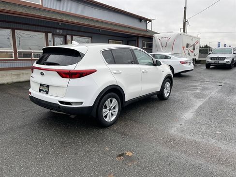 Used 2017 Kia Sportage LX image 5