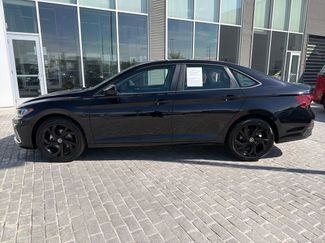 Used 2025 Volkswagen Jetta SE w/ Sunroof Package FWD video 2